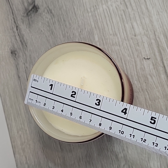 DW HOME SUGARED CURRANT 2 wick candle - Picture 6 of 6